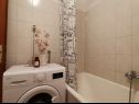 Apartments Jozo - with terrace : A1(2+2) Omis - Riviera Omis  - Apartment - A1(2+2): bathroom with toilet