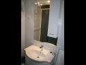 Apartments Ivo - sea view; A1(2+2), A3(2+2), A5(4), SA4(2+1), SA2(2+1) Pisak - Riviera Omis  - Apartment - A1(2+2): bathroom with toilet