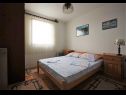 Apartments Šera - 50 m from beach: A1(4), A2(4), A3(2+2) Pisak - Riviera Omis  - Apartment - A2(4): bedroom