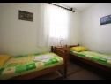 Apartments Šera - 50 m from beach: A1(4), A2(4), A3(2+2) Pisak - Riviera Omis  - Apartment - A2(4): bedroom