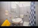Apartments Saga - with swimming pool A2(2+1), A3(6) Ruskamen - Riviera Omis  - Apartment - A3(6): bathroom with toilet
