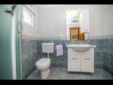 Apartments Saga 2 - with swimming pool A6(4+1), A7 (2+2), A8 (4+1) Ruskamen - Riviera Omis  - Apartment - A6(4+1): bathroom with toilet