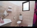 Apartments Divna - with terrace : A1(3+2), A2(3+2), A4(8+2) Stanici - Riviera Omis  - Apartment - A1(3+2): bathroom with toilet