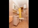 Apartments Franka - beautiful sea view & parking: A1(3), A2(2+2), A3(2+2), A4(3+1) Stanici - Riviera Omis  - Apartment - A1(3): bathroom with toilet