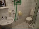 Apartments Don - 90m from the sea: A4(5), SA1 2S(2), SA2 2R(2) Dinjiska - Island Pag  - Studio apartment - SA1 2S(2): bathroom with toilet