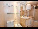 Holiday home Per A1(6+1) Mandre - Island Pag  - Apartment - A1(6+1): bathroom with toilet