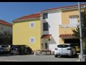 Apartments Sime - 800 m from sea: A1(2+2), A2(2+2), A3(2+2), A4(4+2) Novalja - Island Pag  - parking