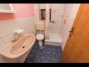 Apartments Jadra - 28 m from beach: A1(2+2), A2(5), A3(2+3), A4(6) Stara Novalja - Island Pag  - Apartment - A3(2+3): bathroom with toilet