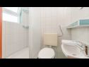 Apartments Jope - 60 m from beach: 1 - A0(4), 2 - A1(4), 3 - A2(4+2), 4 - A3(6+1), 5 - A4(4), 6 - A5(2), 7 - A6(2+1), 8 - A7(2+1), 9 - SA8(2), 10 - SA9(2), 11 - SA10(2) Stara Novalja - Island Pag  - Apartment - 4 - A3(6+1): bathroom with toilet