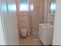 Apartments Grand view - 2m from the beach : A1(6) Stara Novalja - Island Pag  - Apartment - A1(6): bathroom with toilet