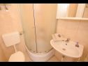 Apartments Lucky - 150m from he sea A1(3), SA2(2), A3(3), A4(2) Orebic - Peljesac peninsula  - Apartment - A1(3): bathroom with toilet