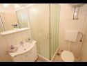 Apartments Lucky - 150m from he sea A1(3), SA2(2), A3(3), A4(2) Orebic - Peljesac peninsula  - Apartment - A3(3): bathroom with toilet