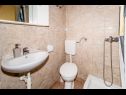 Apartments Zdenka - 70m from sea: A2(4+1), A3(4) Trpanj - Peljesac peninsula  - Apartment - A2(4+1): bathroom with toilet