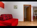 Apartments Nada- sea view: A1 - Ljubičasti (4+2), A2 - Crveni (4+2) Banjol - Island Rab  - Apartment - A2 - Crveni (4+2): hallway