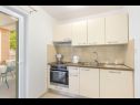 Apartments Mila - 100m from the sea: A2(4), A3(2+2) Brodarica - Riviera Sibenik  - Apartment - A3(2+2): kitchen