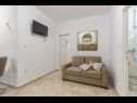 Apartments Mila - 100m from the sea: A2(4), A3(2+2) Brodarica - Riviera Sibenik  - Apartment - A3(2+2): living room