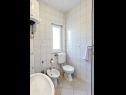 Apartments Vinx - grill and terrace A1(2+2), A2(2+2) Cove Kanica (Rogoznica) - Riviera Sibenik  - Croatia - Apartment - A1(2+2): bathroom with toilet