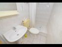 Apartments Zora - garden terrace and grill A1(2+2), A2(2+2), A4(2+2), A5(2+2), A6(2+2) Pirovac - Riviera Sibenik  - Apartment - A1(2+2): bathroom with toilet