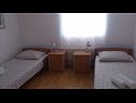 Apartments Dia - 200 m from beach: A1 donji (6), A2 gornji(4+2) Primosten - Riviera Sibenik  - Apartment - A1 donji (6): bedroom