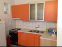 Apartments Dia - 200 m from beach: A1 donji (6), A2 gornji(4+2) Primosten - Riviera Sibenik  - Apartment - A1 donji (6): kitchen