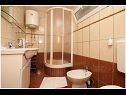 Apartments Elvi - amazing position & parking: A1 mali(2+1), A2(2+2), A3(4+1), A4 gornji(4+1) Primosten - Riviera Sibenik  - Apartment - A4 gornji(4+1): bathroom with toilet