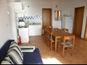 Apartments Dia - 200 m from beach: A1 donji (6), A2 gornji(4+2) Primosten - Riviera Sibenik  - Apartment - A2 gornji(4+2): living room