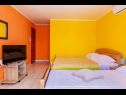 Apartments Dari - near beach: A1(7), SA2(2), SA3(2) Rogoznica - Riviera Sibenik  - Apartment - A1(7): bedroom