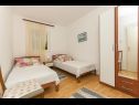 Apartments Srki - 50m from the sea: A1 prizemlje (4) , A2 kat (4) Rogoznica - Riviera Sibenik  - Apartment - A1 prizemlje (4) : bedroom