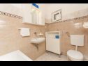 Apartments Srki - 50m from the sea: A1 prizemlje (4) , A2 kat (4) Rogoznica - Riviera Sibenik  - Apartment - A1 prizemlje (4) : bathroom with toilet