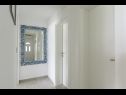 Apartments Zvon - 10 m from sea : A1(4+1) Rogoznica - Riviera Sibenik  - Apartment - A1(4+1): hallway