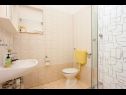 Apartments Lias - with restaurant: A1(2+2), A2(4+2), A3 (4), SA3 (2+1), A4(2+2), A5 prvi kat(2+2), A6 prvi kat(4+2), A7a drugi kat(5) Rogoznica - Riviera Sibenik  - Apartment - A1(2+2): bathroom with toilet