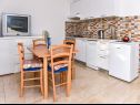 Apartments Hope - 200 m from sea: A1(4+2), A2(2+2), A3(2+2), A4(2+1), A5(2+1) Srima - Riviera Sibenik  - Apartment - A3(2+2): kitchen and dining room