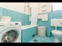 Apartments Sand - with parking; A1(4+1) Vodice - Riviera Sibenik  - Apartment - A1(4+1): bathroom with toilet