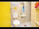 Apartments Goga - with free parking A1(2+2), A2(2+1), A3(2+2), A4(2+1) Vodice - Riviera Sibenik  - Apartment - A1(2+2): bathroom with toilet