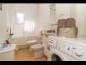 Apartments Ivan - 60 m from sea: A1(4) Necujam - Island Solta  - Apartment - A1(4): bathroom with toilet