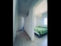 Apartments Modesty - comfortable : A1(4) Necujam - Island Solta  - Apartment - A1(4): hallway