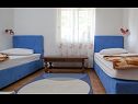 Apartments Star - with swimming pool: A1(4), A4 lavanda(4), A3 ruzmarin(4), A5(6), A6(6) Stomorska - Island Solta  - Apartment - A1(4): bedroom