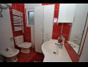 Apartments Ivica - parking: A1(4+2), A2(4+1) Kastel Gomilica - Riviera Split  - Apartment - A1(4+2): bathroom with toilet