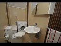 Apartments Ivica - parking: A1(4+2), A2(4+1) Kastel Gomilica - Riviera Split  - Apartment - A1(4+2): toilet