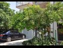 Apartments Milica - parking and garden: A1(6), SA2 gornji(2), SA3 donji(2), A4(2+1) Kastel Luksic - Riviera Split  - parking