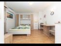 Apartments Niko - modern: SA1(2), A2(2+2), A3(2+2), A4(2+2) Kastel Luksic - Riviera Split  - Studio apartment - SA1(2): bedroom