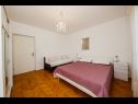 Apartments Milica - parking and garden: A1(6), SA2 gornji(2), SA3 donji(2), A4(2+1) Kastel Luksic - Riviera Split  - Apartment - A1(6): bedroom