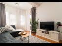 Apartments Jurica - 100 m from sea: A1(3+2), SA2(2), A3(2+2) Kastel Novi - Riviera Split  - Apartment - A1(3+2): living room