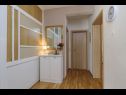 Apartments Vana - 400 m from beach: A1(4+1) Kastel Novi - Riviera Split  - Apartment - A1(4+1): hallway