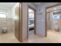 Apartments Peace - cosy and comfortable: A1(4) Kastel Novi - Riviera Split  - Apartment - A1(4): hallway