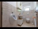 Apartments Peace - cosy and comfortable: A1(4) Kastel Novi - Riviera Split  - Apartment - A1(4): toilet