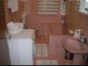 Apartments Durda - 250 m from sea: A1(6) Kastel Stafilic - Riviera Split  - Apartment - A1(6): bathroom with toilet
