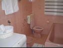 Apartments Durda - 250 m from sea: A1(6) Kastel Stafilic - Riviera Split  - Apartment - A1(6): bathroom with toilet
