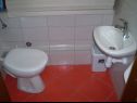Apartments Durda - 250 m from sea: A1(6) Kastel Stafilic - Riviera Split  - Apartment - A1(6): toilet
