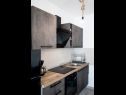 Apartments Sunny - 100 m from sea: A1(2+1) Kastel Stafilic - Riviera Split  - Apartment - A1(2+1): kitchen